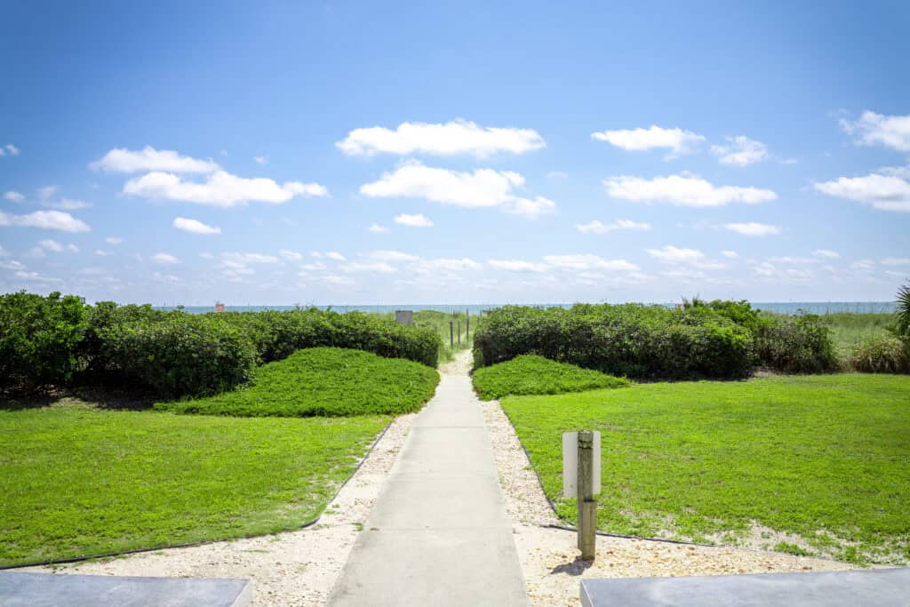 pathway to the ocean from the hotel