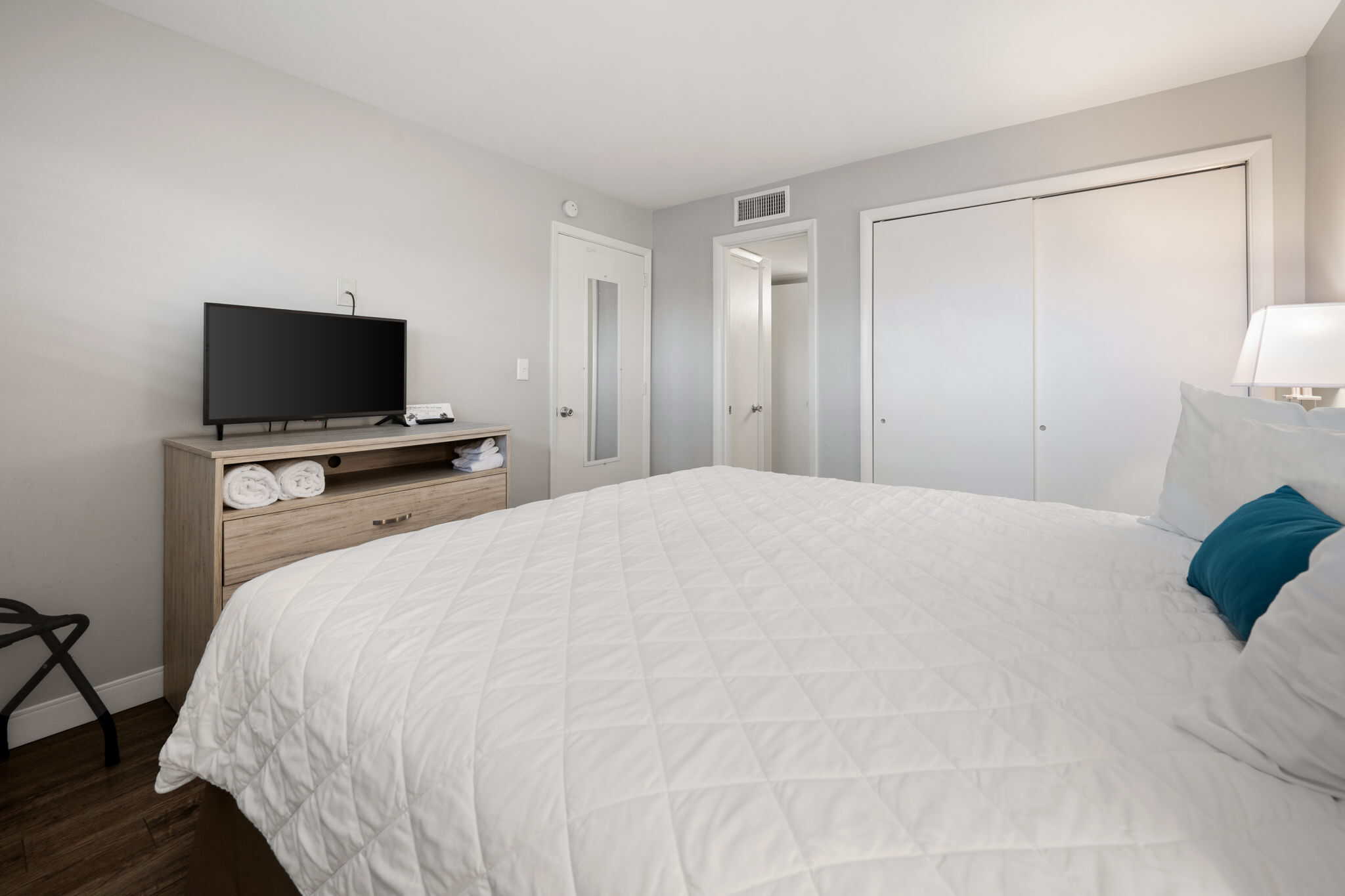 Bed and TV in suite